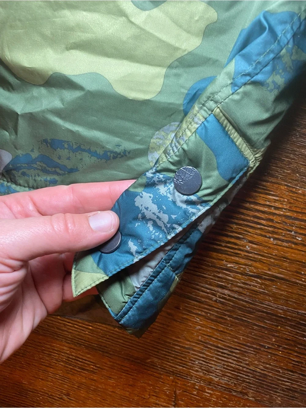 EUC Stio Skycrest Insulated Green Neutral Camo Quilted Snap-Front Skirt Mini